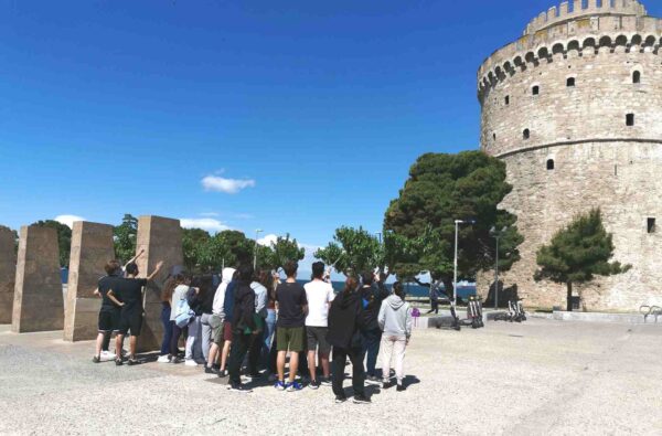 Θεσσαλονίκη: Μαθητές έκαναν μέτρηση ύψους  του Λευκού Πύργου με χρήση εξάντα