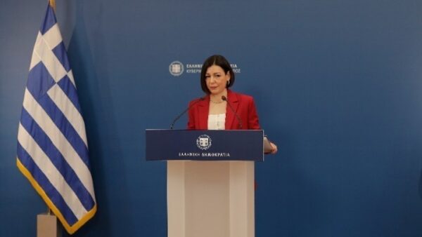 Εμβολιασμοί: Πότε έρχονται τα προνόμια, τι θα γίνει με τους 18-29