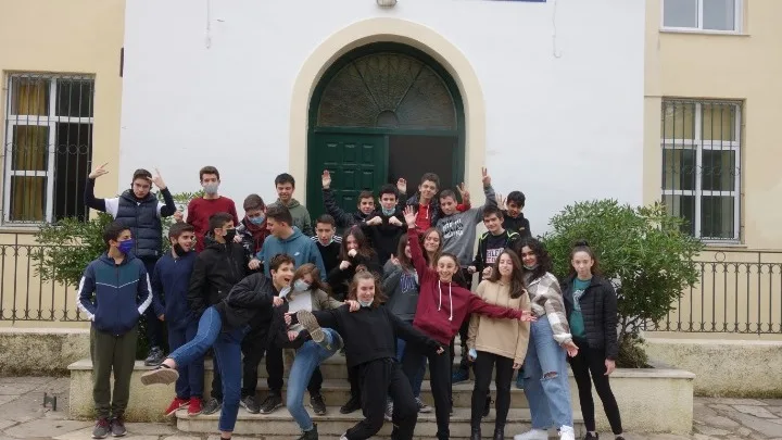 Μαθητές γυμνασίου «βάζουν τον Πικάσο» και άλλους διάσημους ζωγράφους να επιμεληθούν έργα τέχνης για τους πελάτες τους