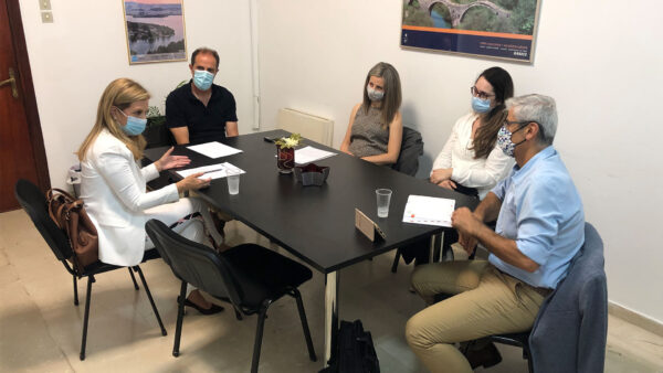 Τζούφη: Συνάντηση  με εκπαιδευτικούς για μόνιμους διορισμούς και μαθήματα ειδικοτήτων