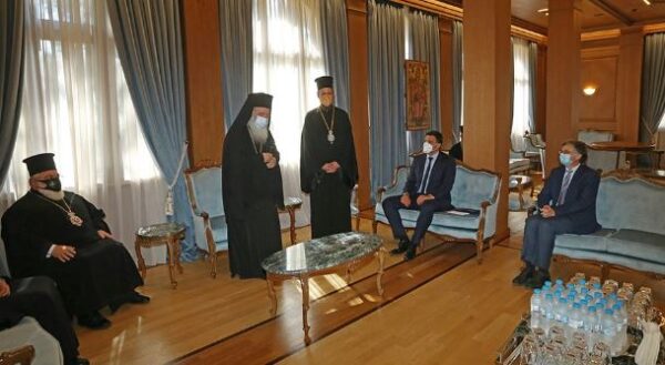 Ιερά Σύνοδος: Ελεύθερη επιλογή ο εμβολιασμός – Τι ισχύει για τα «κηρύγματα κατά του εμβολίου»