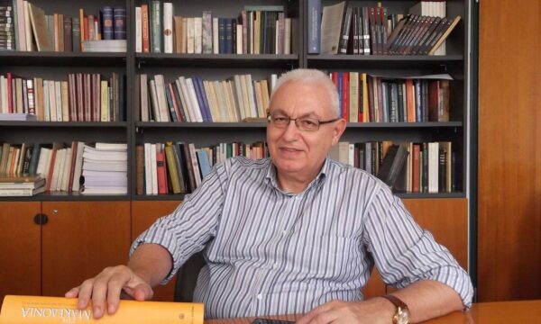 Πέθανε ο πρόεδρος του Κέντρου Ελληνικής Γλώσσας Ι. Καζάζης