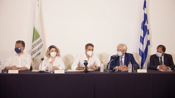 Κυριάκος Μητσοτάκης: Η χώρα δεν ξανακλείνει – Οικονομία και κοινωνία θα δουλεύουν κανονικά