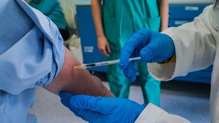 Κορονοϊός – εμβόλια: Τι ισχύει με την τρίτη δόση και τους καρκινοπαθείς