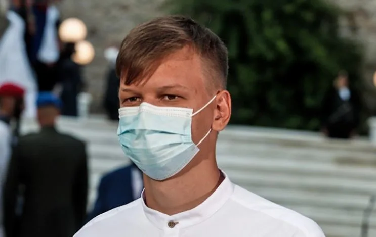 Βάσεις 2021: Στην Ιατρική Πατρών ο Δημήτρης που έχασε τους γονείς του από κορονoϊό