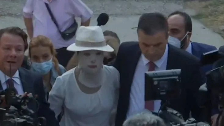 Βιτριόλι: Έφτασε στο δικαστήριο η Ιωάννα – Συγκλονιστικές οι στιγμές (Βίντεο)