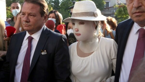 Επίθεση με βιτριόλι: Ένταση στη δίκη – Ξέσπασε η οικογένεια της Ιωάννας κατά της 36χρονης