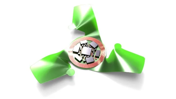 Το μικρότερο ανθρώπινο ιπτάμενο κατασκεύασμα: Ένα τσιπάκι με… φτερά