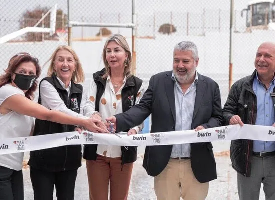 Η Ζέττα Μακρή εγκαινίασε γήπεδα σχολείων στη Σαμοθράκη