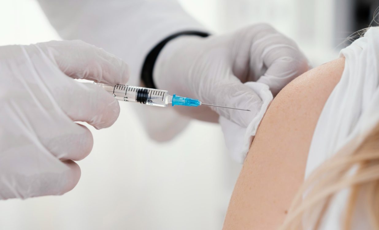 Κορονοϊός: Για ποιούς ξεκινούν οι ΝΕΟΙ εμβολιασμοί