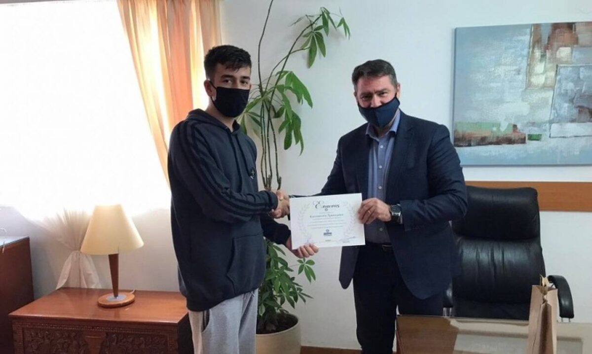 Κρήτη: Μαθητής κατασκεύασε αυτοσχέδιο σεισμογράφο και πήρε βραβείο