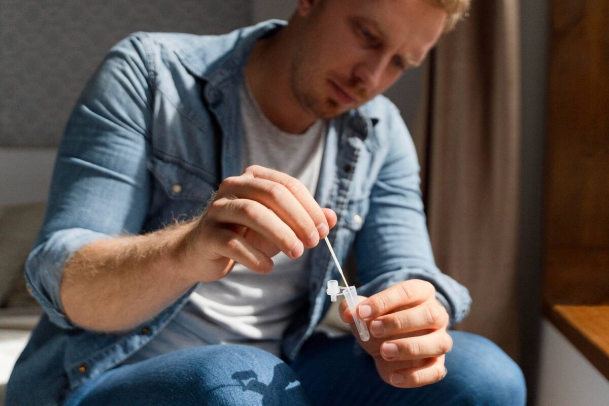 Προβλήματα με τα self test – Τι καταγγέλλουν φαρμακοποιοί