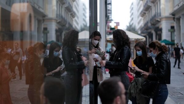 Ανοικτά τα καταστήματα την Κυριακή: To ωράριο λειτουργίας  για τα Χριστούγεννα