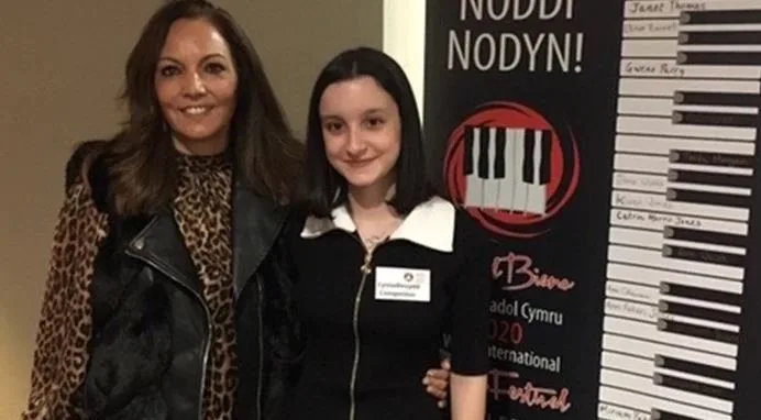 Μαθήτρια από την Θεσσαλονίκη μετρά δεκάδες διακρίσεις: Από το πιάνο μέχρι τα μαθηματικά και τη λογοτεχνία