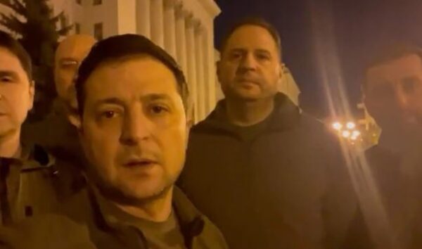 Ζελένσκι στο Ευρωκοινοβούλιο: Παρακαλώ, αποδείξτε ότι είστε μαζί μας!