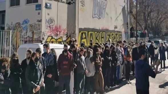 Δολοφονία 19χρονου Άλκη: Μαθητές κράτησαν ενός λεπτού σιγή  στο σημείο δολοφονίας του