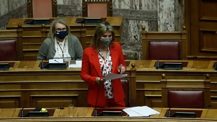 Αξιολόγηση – Μακρή: «Θα τιμωρηθούν εκείνοι που ιδεοληπτικά, δεν εφαρμόζουν τους νόμους»