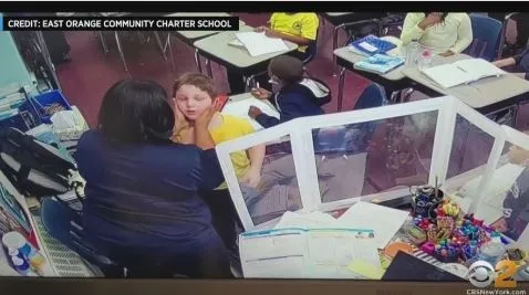 ΗΠΑ: Δασκάλα έσωσε μαθητή της από πνιγμό μέσα στην τάξη