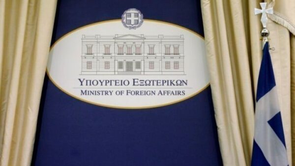 Σφοδρή αντίδραση από τη ρωσική πρεσβεία μετά την απέλαση των 12 διπλωματών