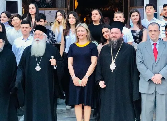 Μακρή: Βράβευση διακριθέντων σε μαθητικό διαγωνισμό με τον Μητροπολίτη Δημητριάδος κ. Ιγνάτιο