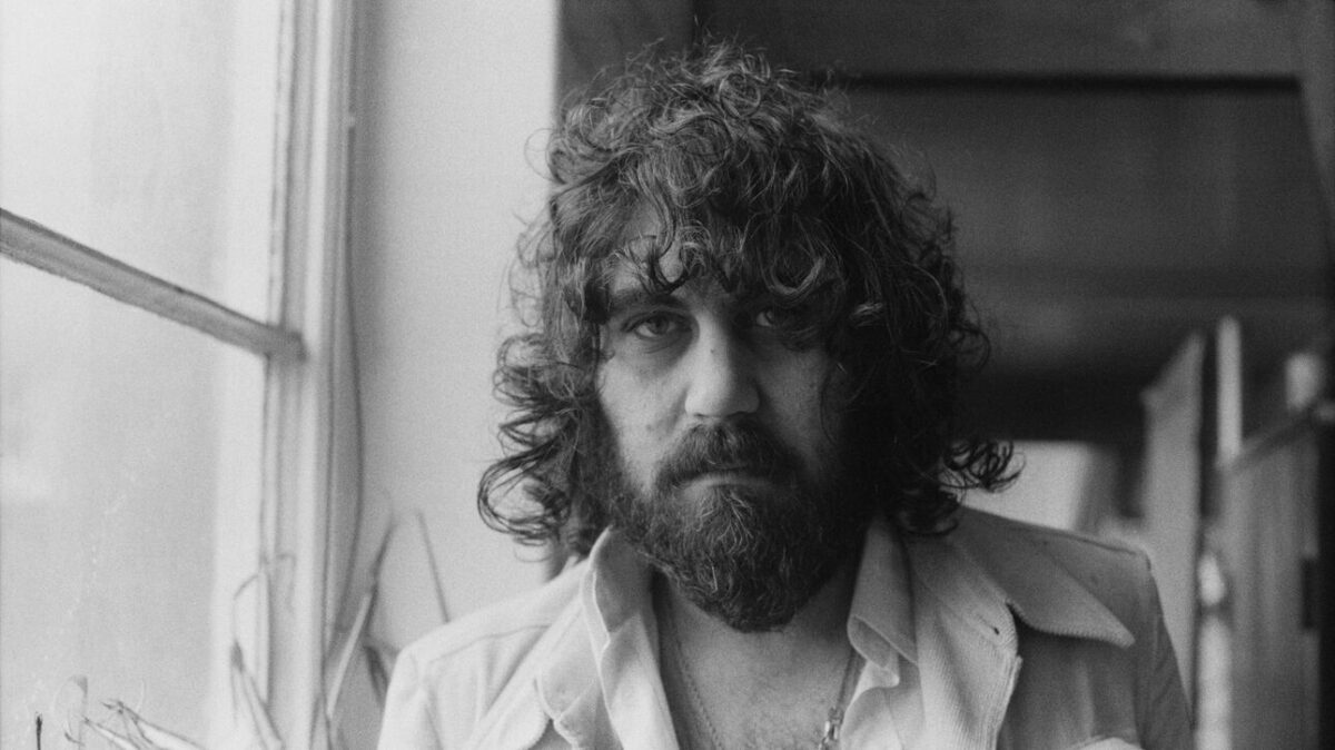 Πέθανε ο σπουδαίος Βαγγέλης Παπαθανασίου