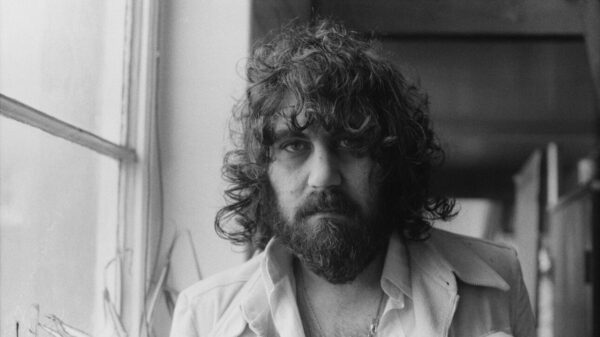 Πέθανε ο σπουδαίος Βαγγέλης Παπαθανασίου