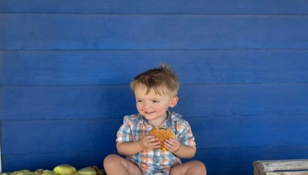 Τι γίνεται όταν ένα μικρό παιδάκι βρίσκει ξεκλείδωτο το κινητό της μητέρας του; Ούτε που φαντάζεστε! Βίντεο