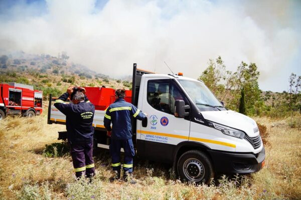 Φωτιά στην Εύβοια: Καίγεται δασική έκταση στο Αλιβέρι – Κοντά σε κατοικημένη περιοχή