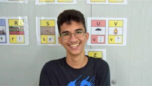 Πανελλήνιες 2022: Ιρανός πρόσφυγας αρίστευσε ενώ πριν 3 χρόνια δεν μιλούσε καν ελληνικά!