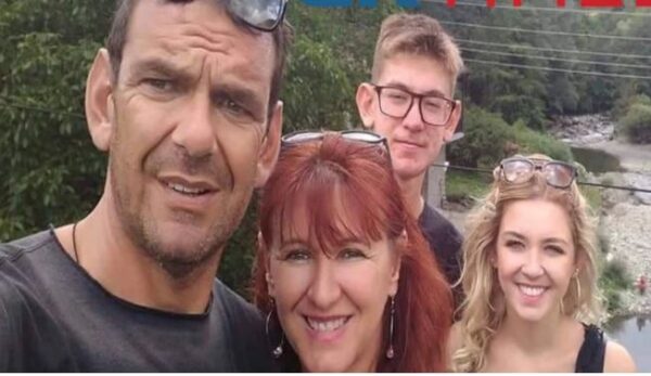 Βάσεις 2022: Πέρασε στην ίδια σχολή με τον γιο της – «Τη διάβαζε» η κόρη της