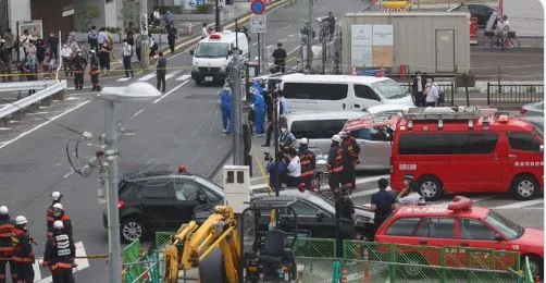 Πυροβόλησαν πισώπλατα τον πρώην πρωθυπουργό της Ιαπωνίας – Βίντεο σοκ