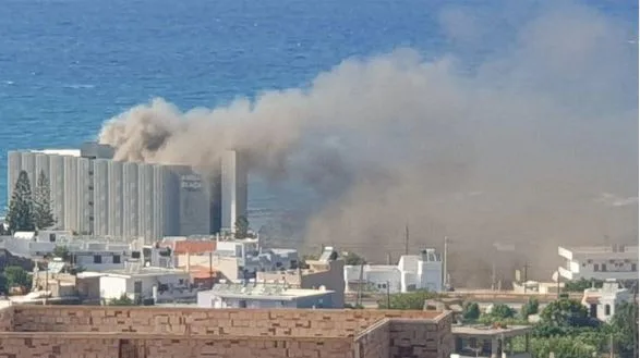 Κρήτη: Μεγάλη φωτιά σε ξενοδοχείο – Απομακρύνθηκαν οι ένοικοι