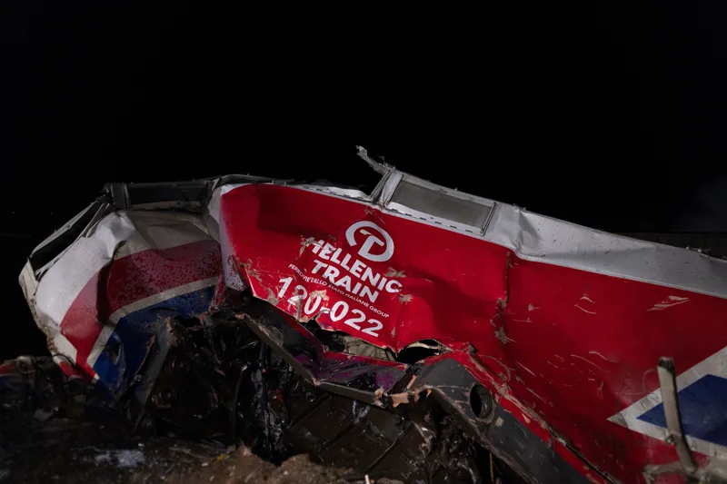 Τραγωδία στα Τέμπη – Σύγκρουση τρένων: Αυξάνεται ο τραγικός απολογισμός