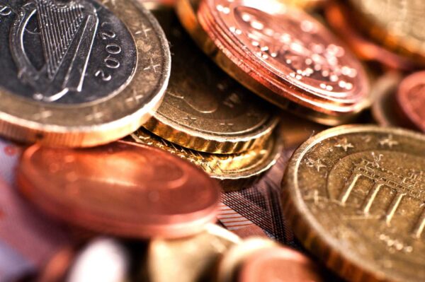 Επίδομα γέννησης: Αυξήσεις έως 1500 ευρώ – Τι προβλέπει η διάταξη