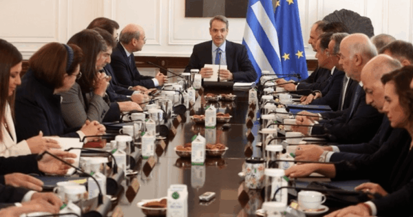 Τι αλλάζει στα Κέντρα Μελέτης – Τι θα ισχύσει για Διεθνές Απολυτήριο και Πανελλήνιες