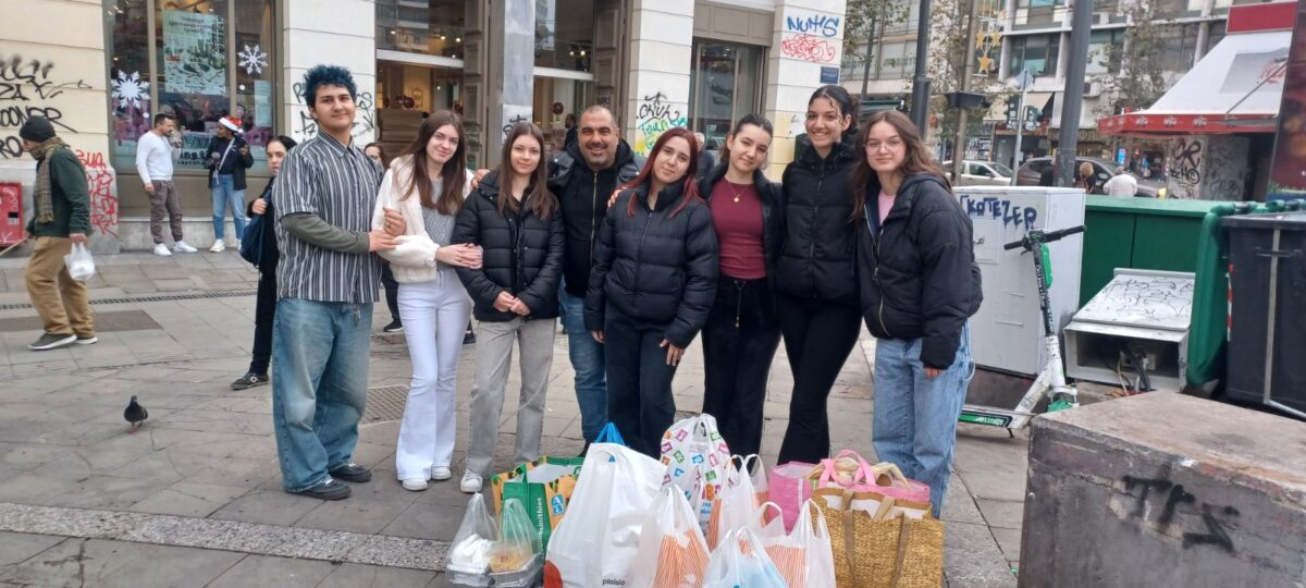 Παραμονή Χριστουγέννων με ανθρωπιά: Οι μαθητές του 7ου ΓΕΛ Αχαρνών μαγείρεψαν για τους άστεγους