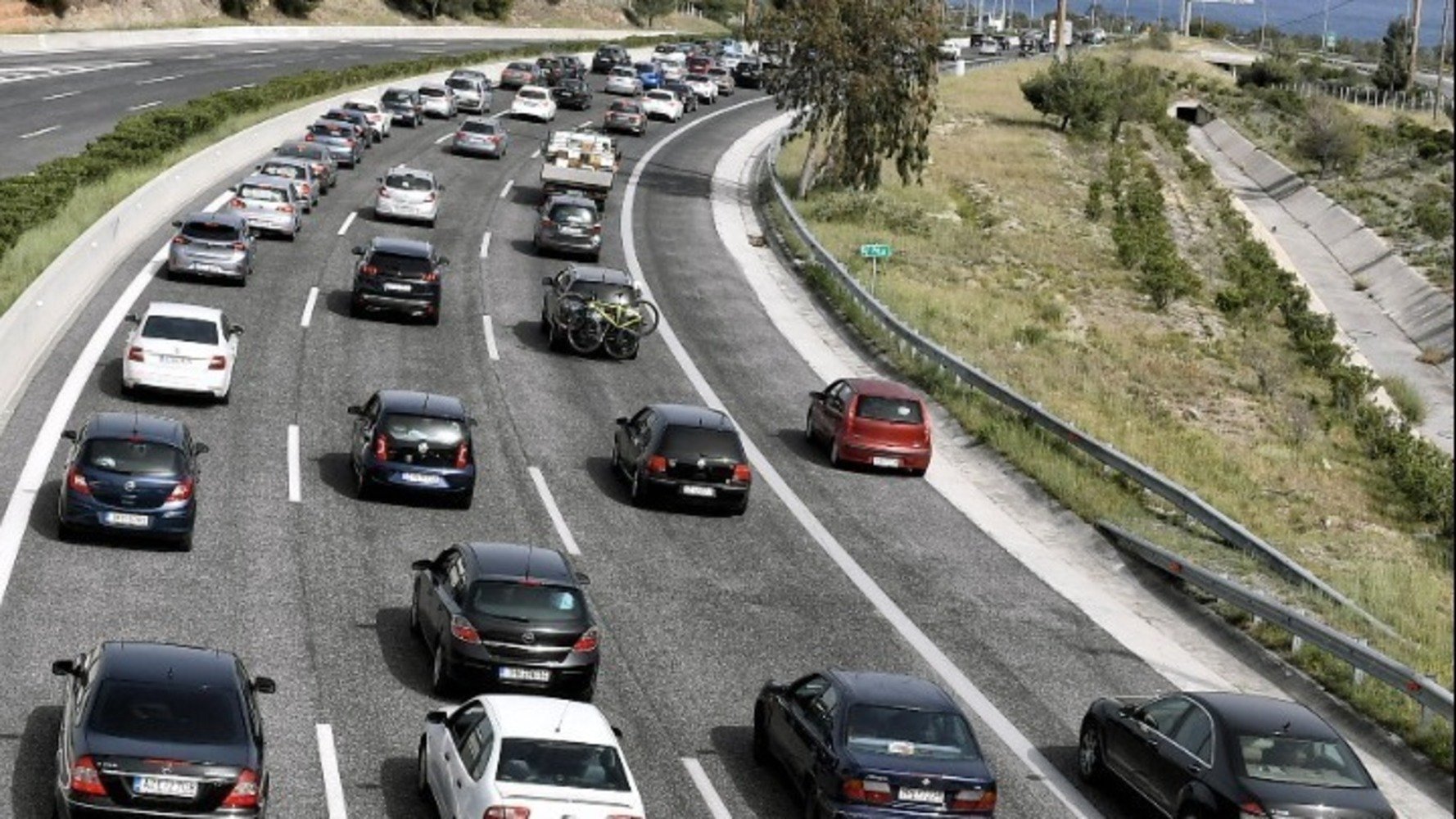 Τι προβλέπει ο νέος ΚΟΚ για όρια ταχύτητας, λεωφορειολωρίδες και πρόστιμα