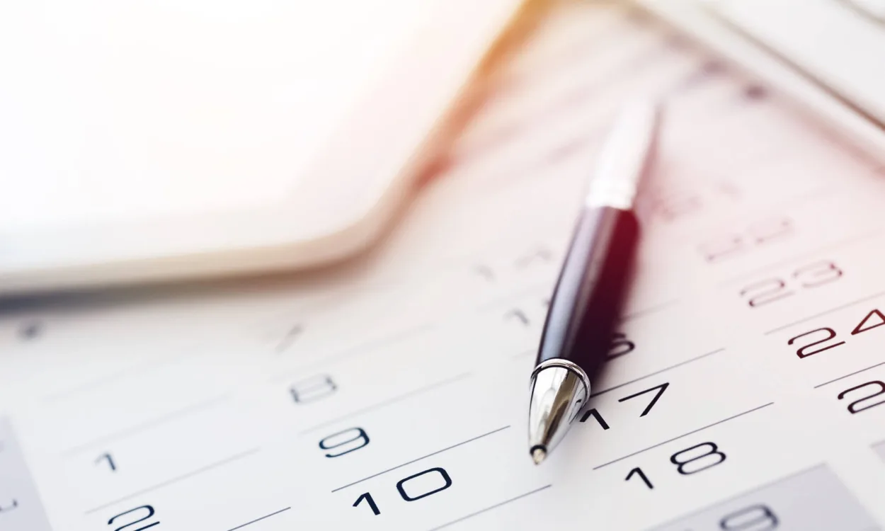  Αργίες 2025: Πότε πέφτει Καθαρά Δευτέρα και πότε είναι Πάσχα