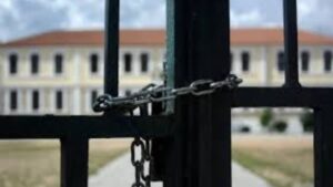 «Λουκέτο» σε δύο σχολεία στο Βόλο – Δείτε γιατί