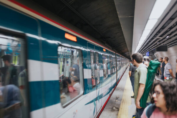 Τι πρέπει να ξέρετε για την 24ωρη λειτουργία των ΜΜΜ