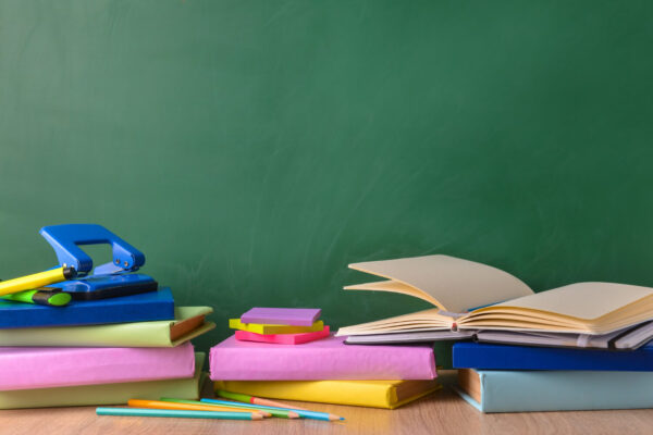 Αναβρασμός για την ΕΔΕ σε εκπαιδευτικό και για το μασάζ που του έκαναν  μαθητές  εν είδει πρακτικής