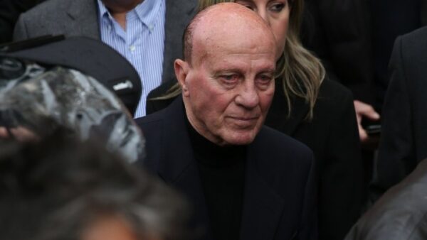 Πέθανε ο  Μίμης Δομάζος