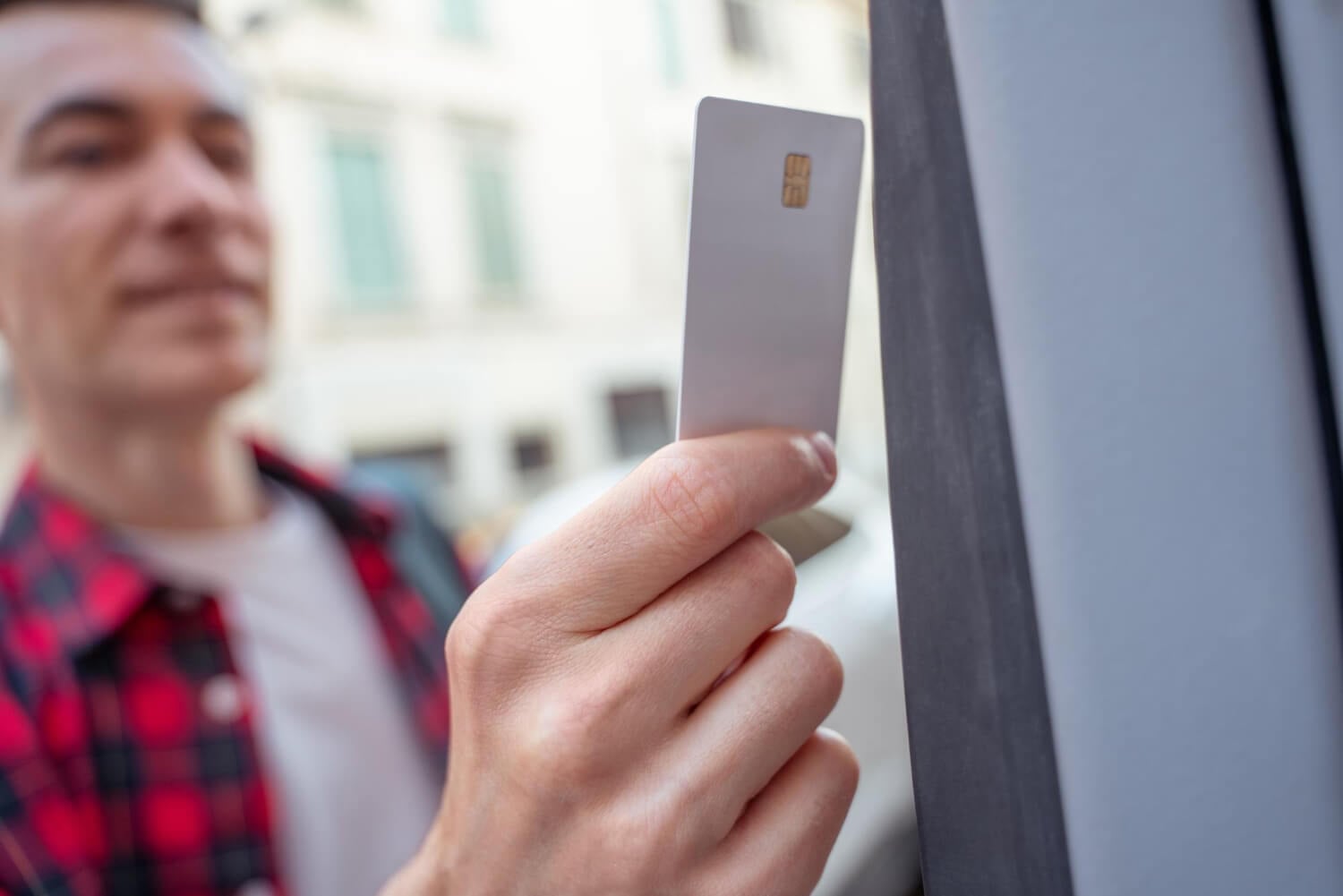 ΠΡΟΣΟΧΗ - Διπλή χρέωση στο POS: Το «κόλπο» που μπερδεύει τους καταναλωτές