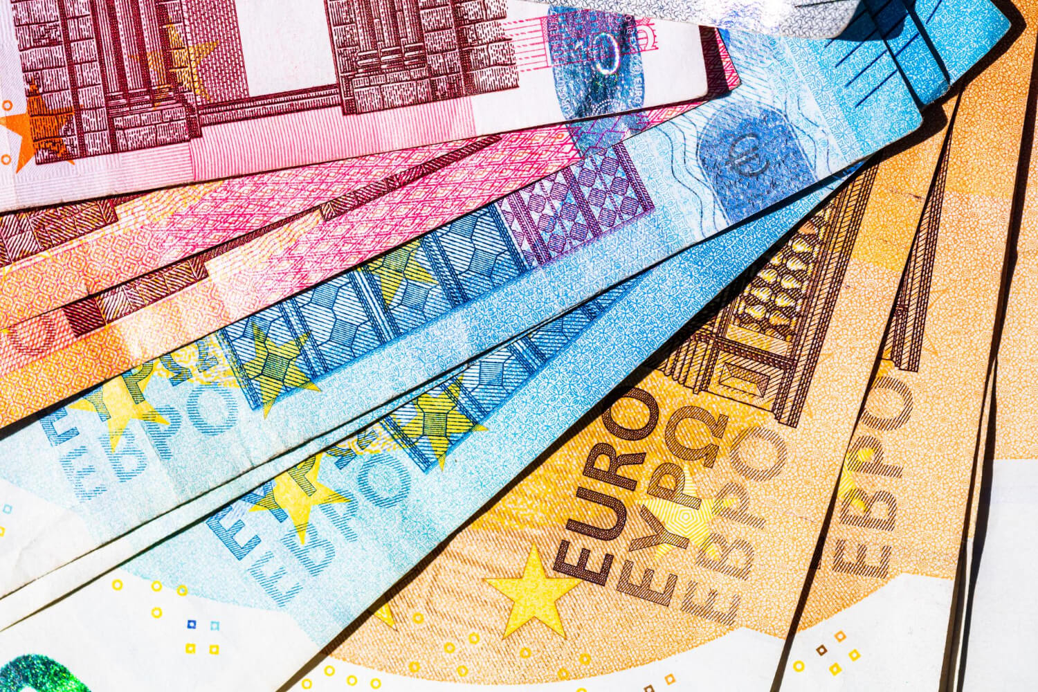 Youth Pass: Η προϋπόθεση για τα 150 ευρώ - Έρχεται το market place