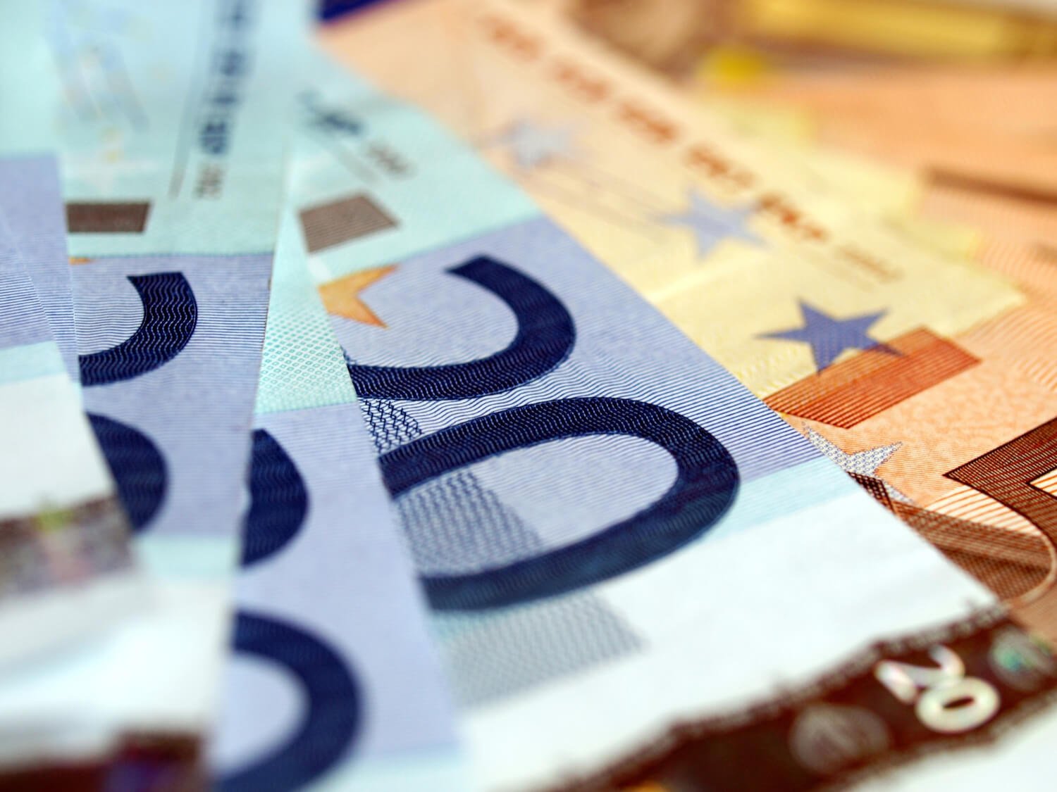 Αυξήσεις στα επιδόματα - Πότε θα τις πληρώσει ο ΟΠΕΚΑ