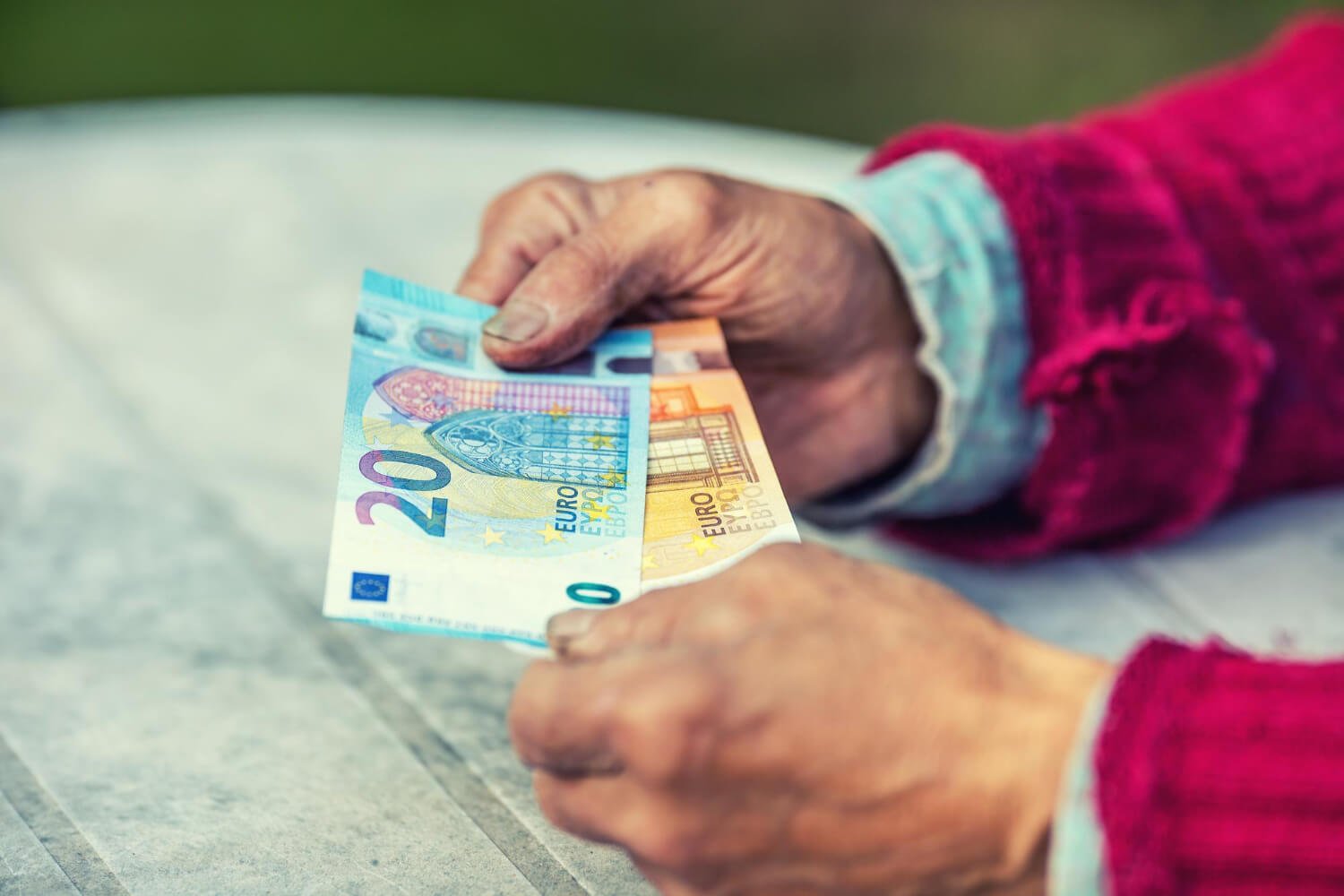Αναδρομικά: Καλοκαιρινός μποναμάς έως 18.000 ευρώ - Οι δικαιούχοι