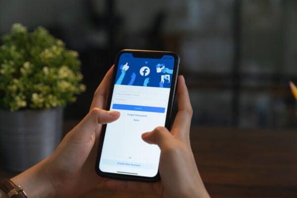 Επανήλθαν Facebook και Instagram