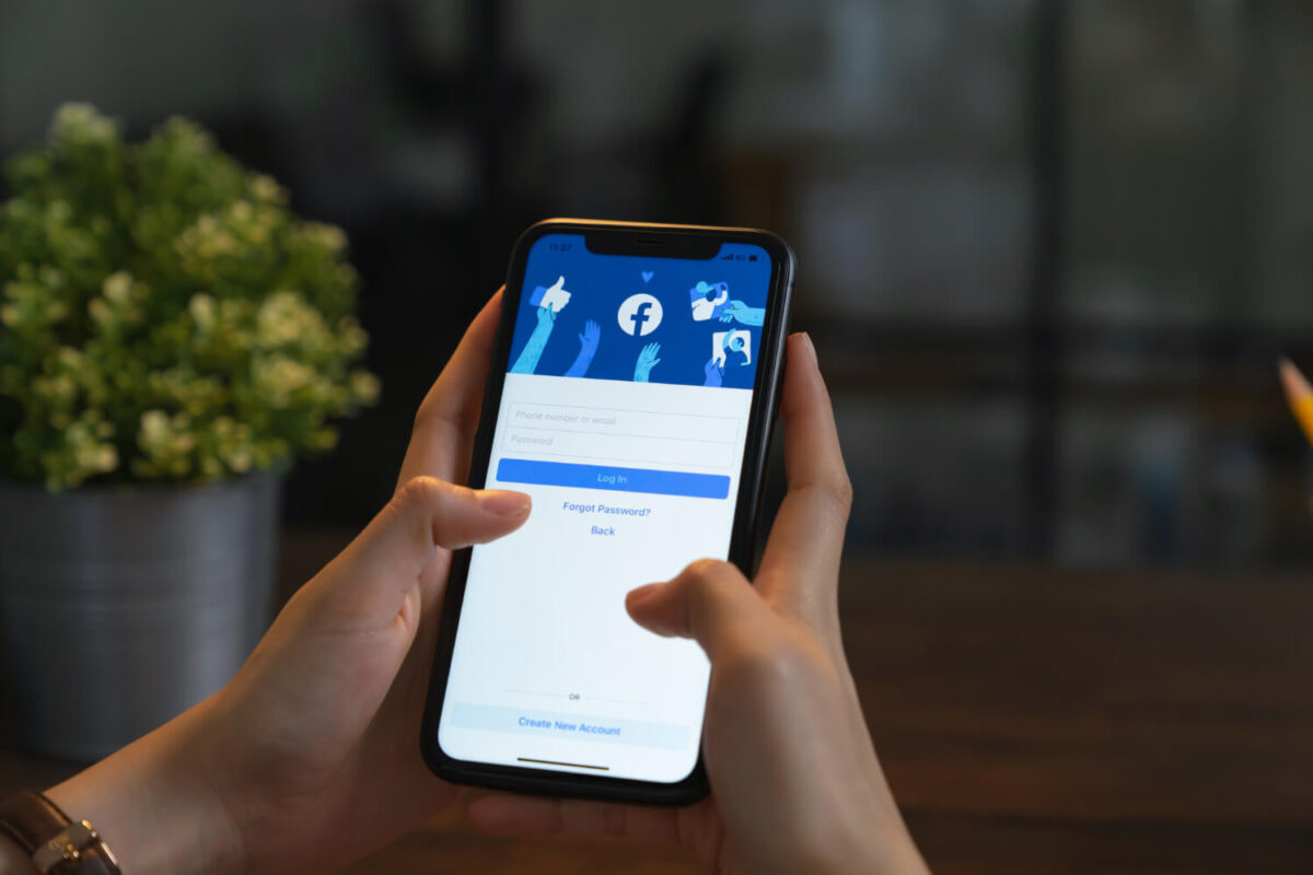 «Έπεσαν» Facebook και Messenger – Προβλήματα αντιμετωπίζουν οι χρήστες