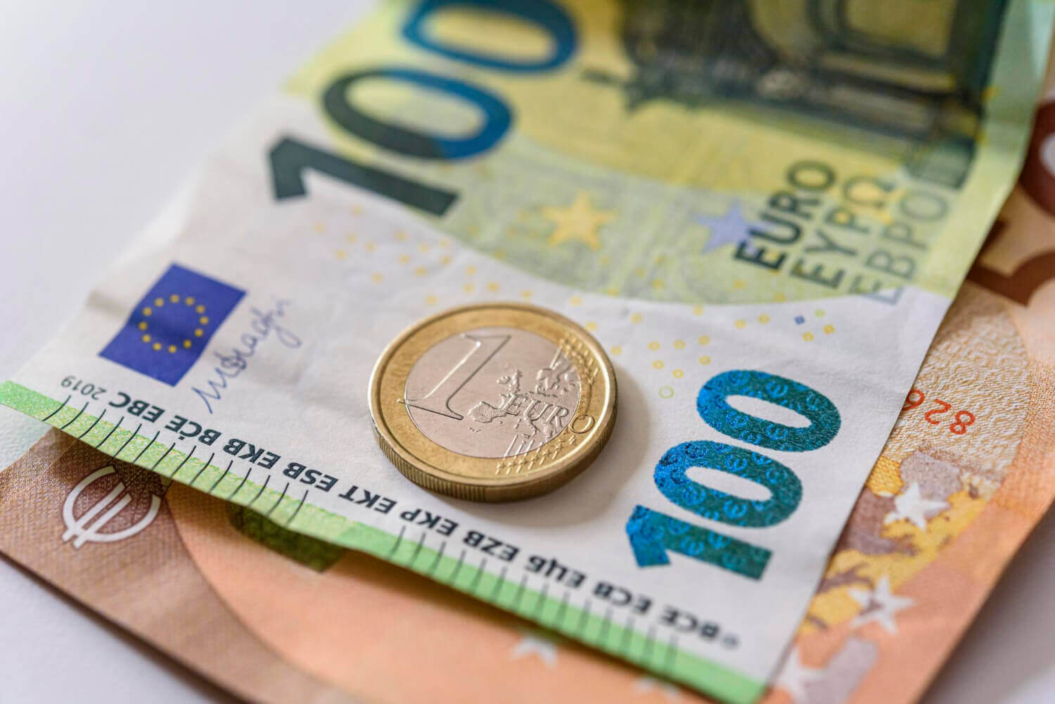 ΟΠΕΚΑ: Πότε θα δείτε ΝΕΑ ΠΟΣΑ στα επιδόματα