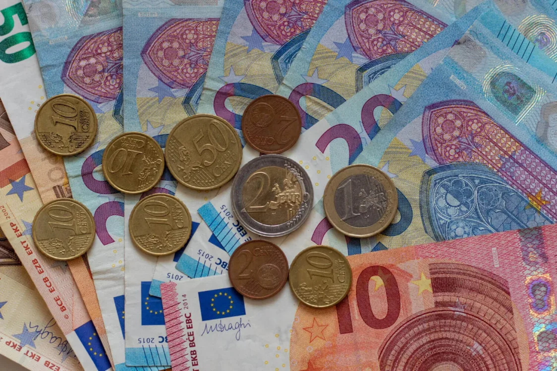 ΟΠΕΚΑ: Πότε θα δείτε ΝΕΑ ΠΟΣΑ στα επιδόματα